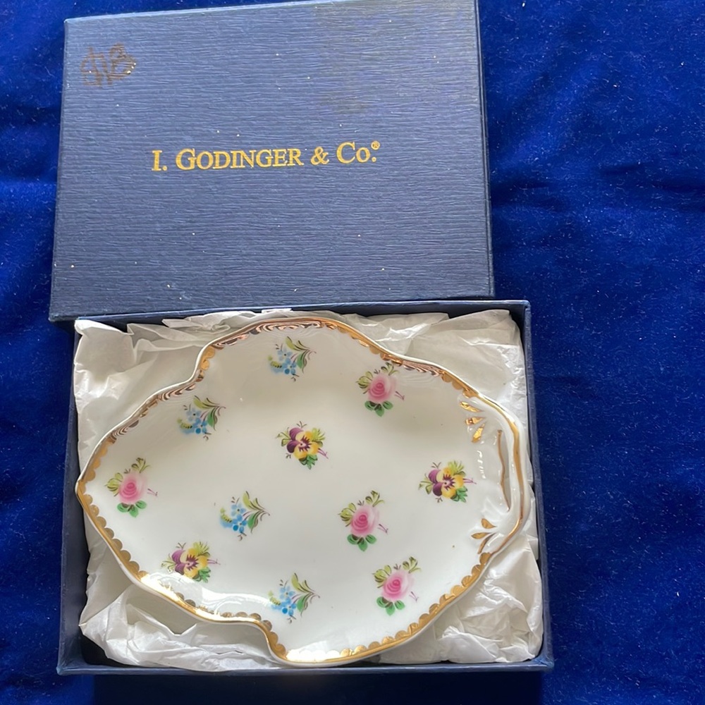 I Godinger & Co Rosebud Dish Ceramic Gold Trim Leaf Plate Trinket Floral 5” EUC